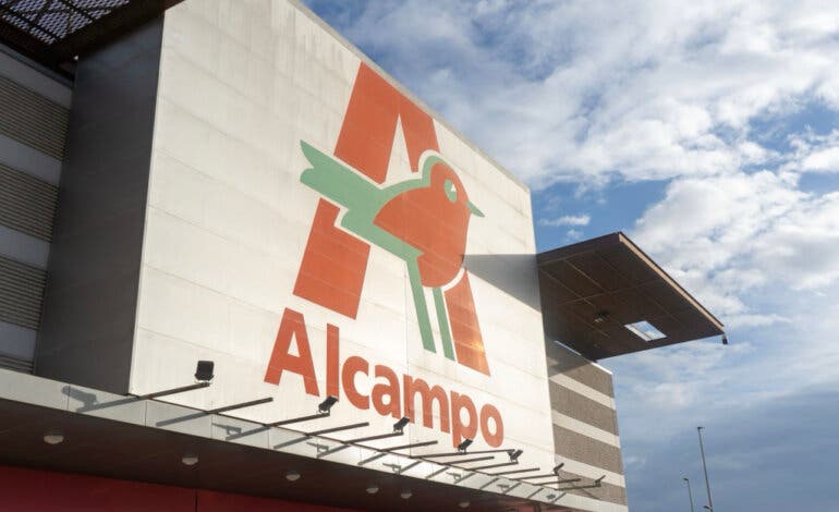 Alcampo anuncia el cierre de 25 supermercados en España y el despido de 710 trabajadores