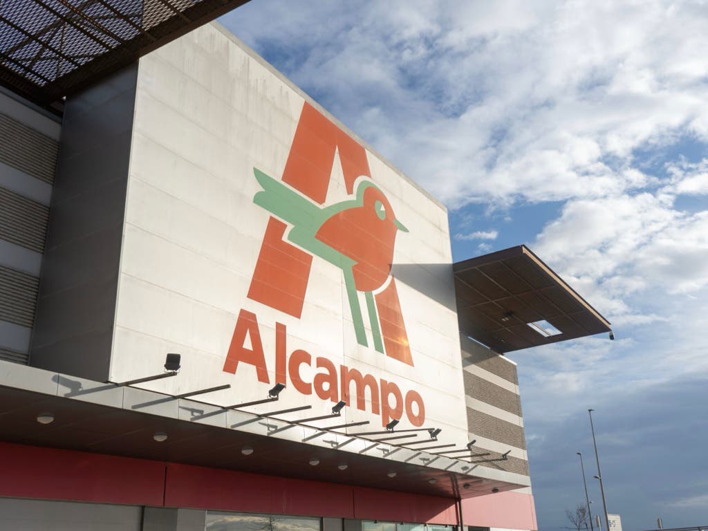 Alcampo anuncia el cierre de 25 supermercados en España y el despido de 710 trabajadores