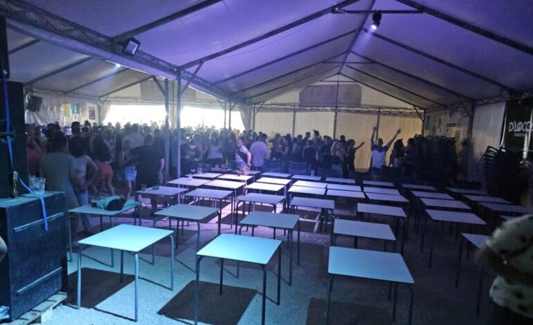 Cabreo en San Fernando de Henares por las restricciones en las carpas de las fiestas: «Así nos hacen trabajar»