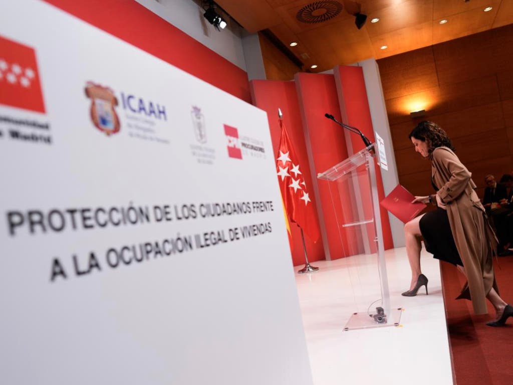 Ayuso lanza un servicio jurídico y psicológico gratuito para víctimas de la okupación