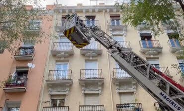 Dos intoxicados por inhalación de humo en el incendio de una vivienda en Arganzuela, en Madrid