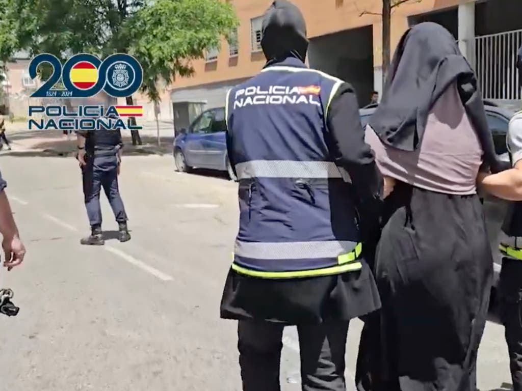 Operación contra el terrorismo yihadista en Madrid: detenidas dos mujeres que habían creado una academia de la yihad en Alcorcón