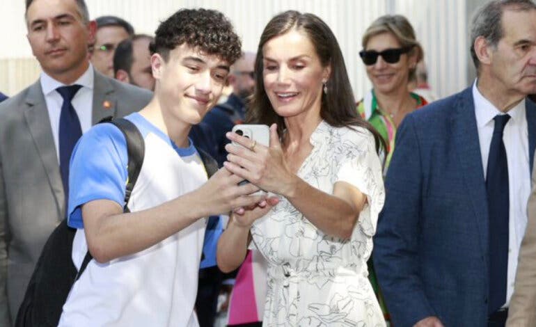 La Reina inaugura la Feria del Libro de Madrid con Nueva York como protagonista