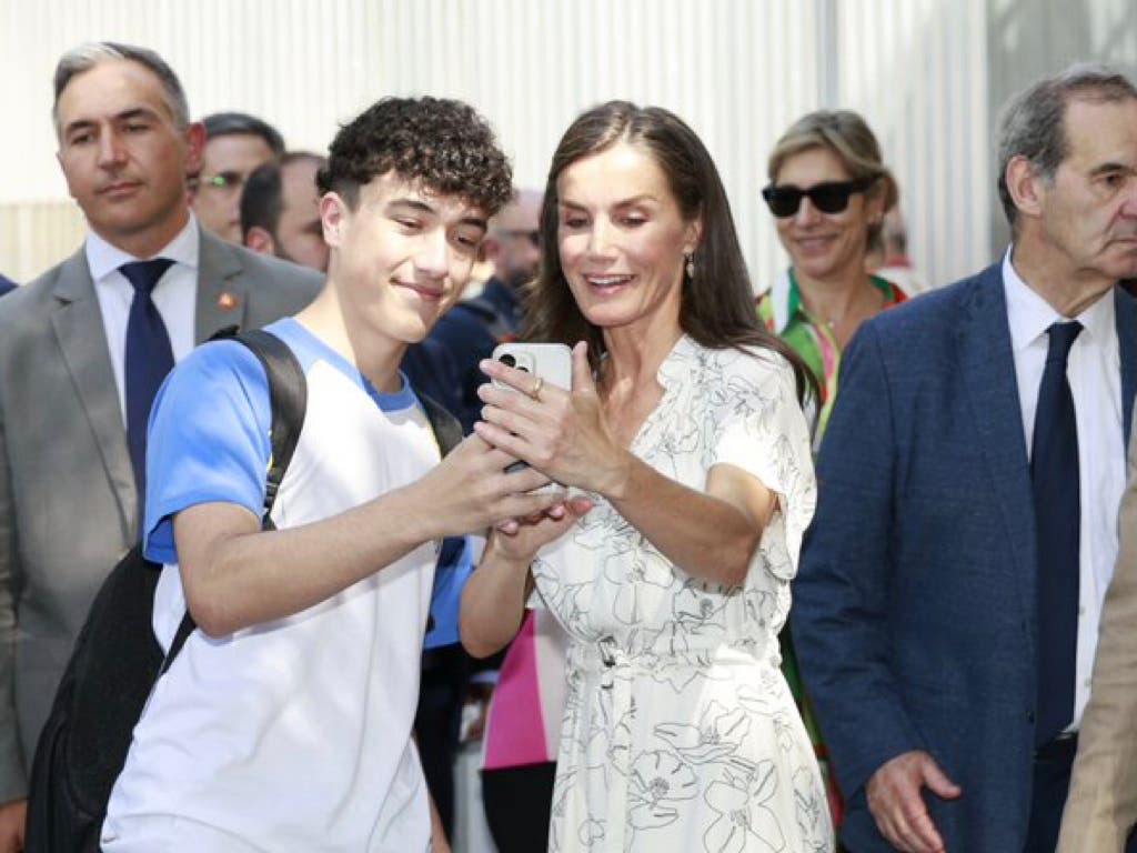 La Reina inaugura la Feria del Libro de Madrid con Nueva York como protagonista