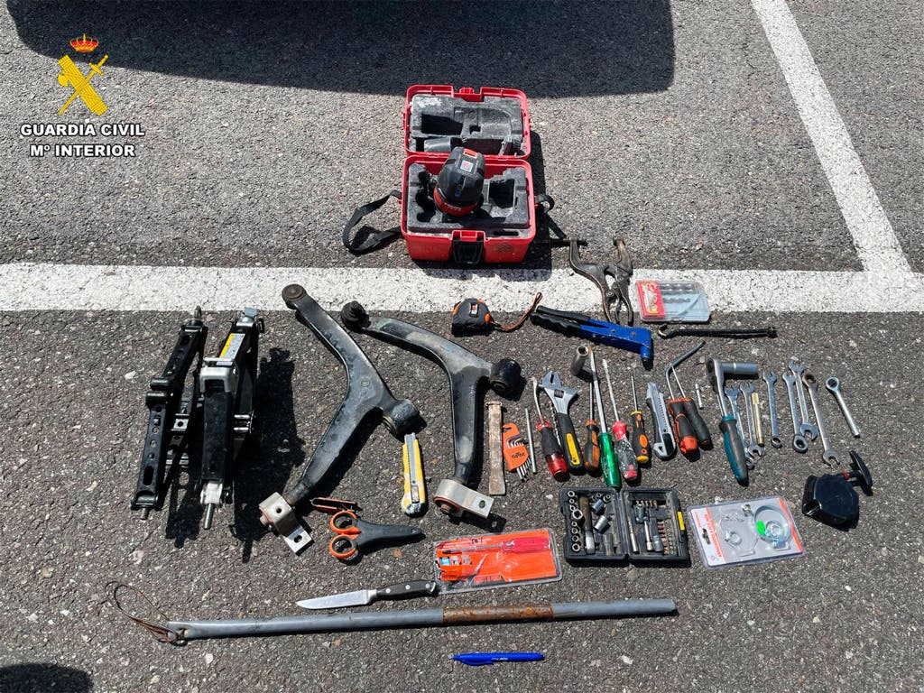 Detenidos por robar herramientas en furgonetas aparcadas junto a obras en Tres Cantos