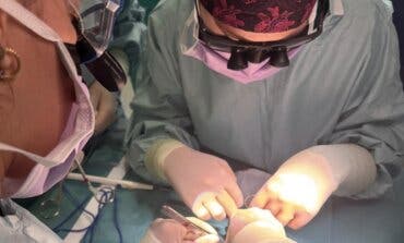 Cirujanos de Madrid salvan la vida a un bebé prematuro en Burgos tras una delicada operación