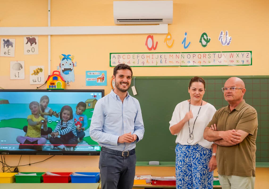 Tres colegios de Torrejón estrenan aire acondicionado en todas sus aulas, una medida pionera que llegará a todos los centros