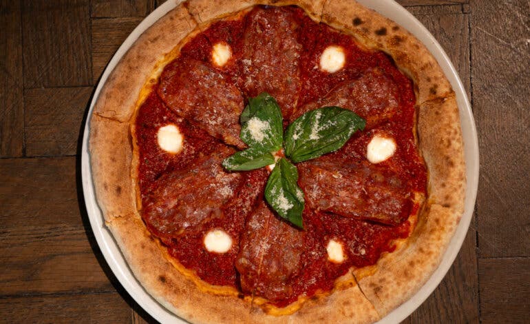 Francesco’s, el restaurante italiano de referencia en Alcalá de Henares, se actualiza con nuevos platos y la vuelta de su icónico ravioli de rabo de toro