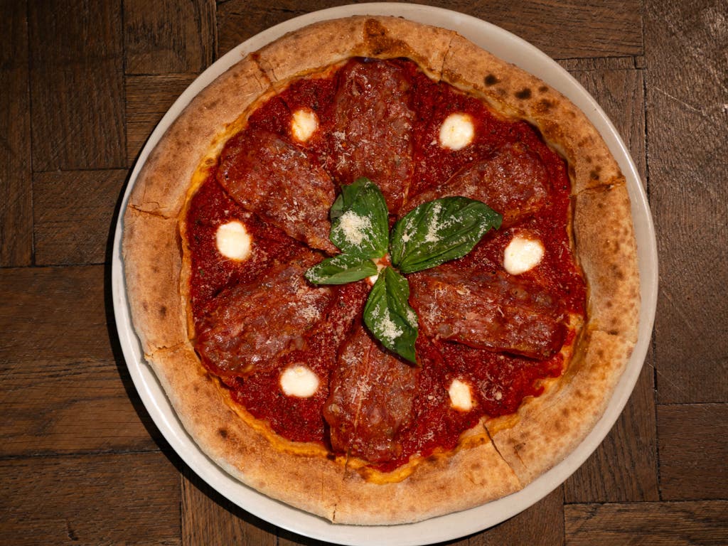 Francesco’s, el restaurante italiano de referencia en Alcalá de Henares, se actualiza con nuevos platos y la vuelta de su icónico ravioli de rabo de toro