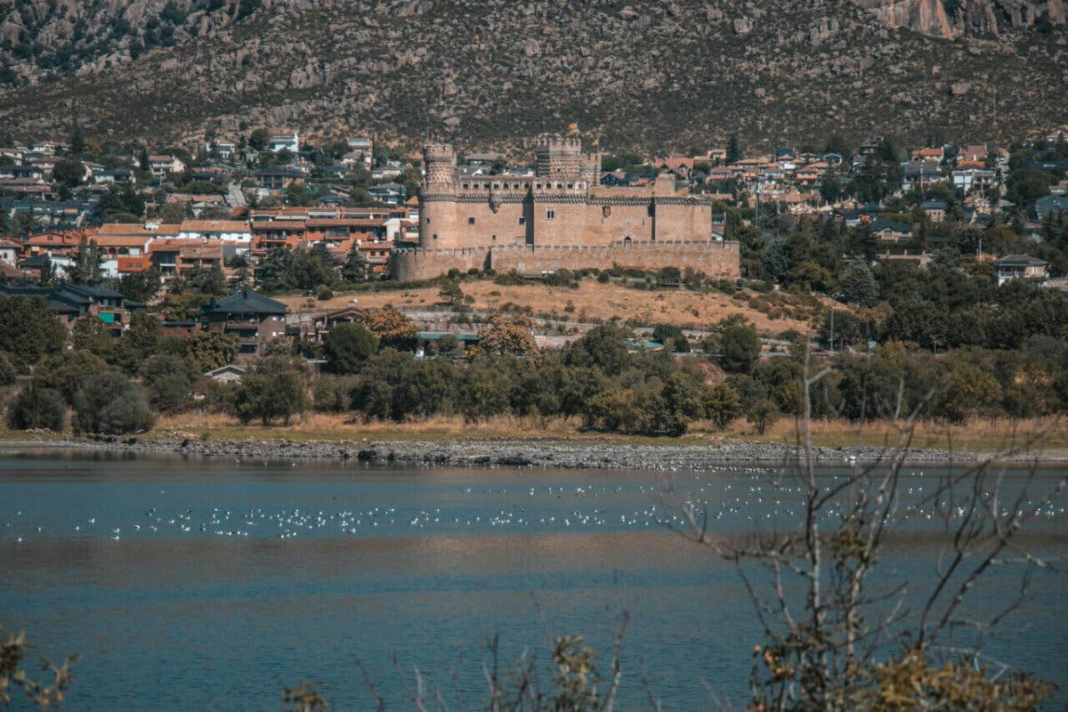 Hallan el cadáver de una joven flotando en el embalse de Manzanares el Real