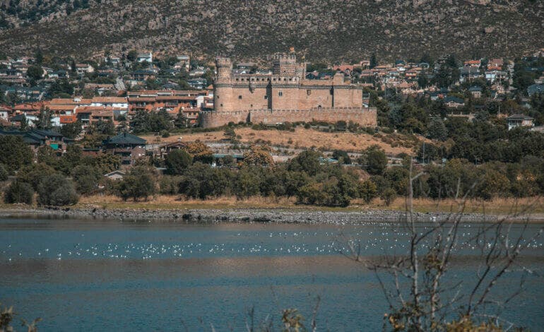 Hallan el cadáver de una joven flotando en el embalse de Manzanares el Real