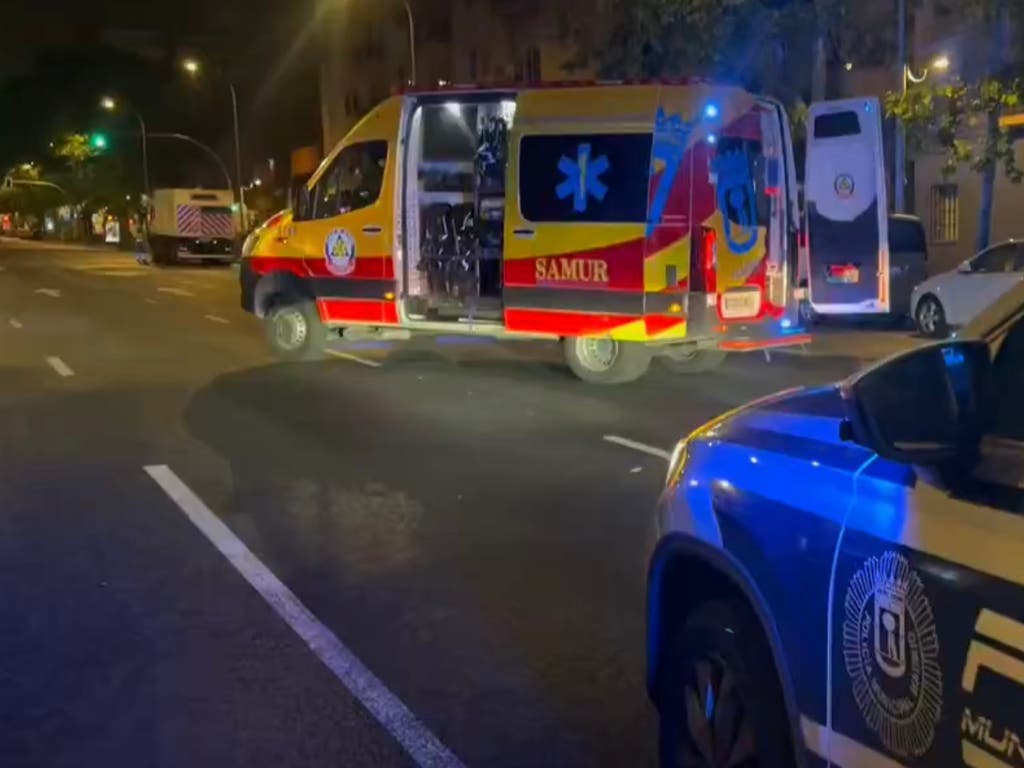 Herida grave una mujer de 35 años tras ser atropellada por un camión de la basura en Madrid