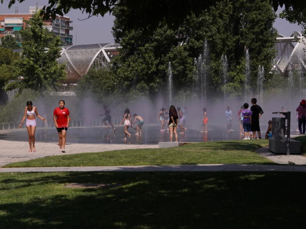 Madrid activa la playa de Madrid Río y las pérgolas refrescantes de La Gavia y Plaza de España