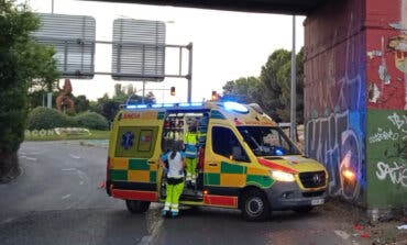 Muere un motorista en Alcorcón tras chocar contra el pilar de un puente