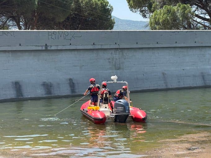 El joven ahogado en el pantano de San Juan se bañó en un desnivel tras beber alcohol con amigos