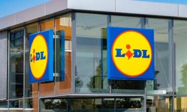 Un incendio obliga a desalojar un supermercado Lidl en Coslada