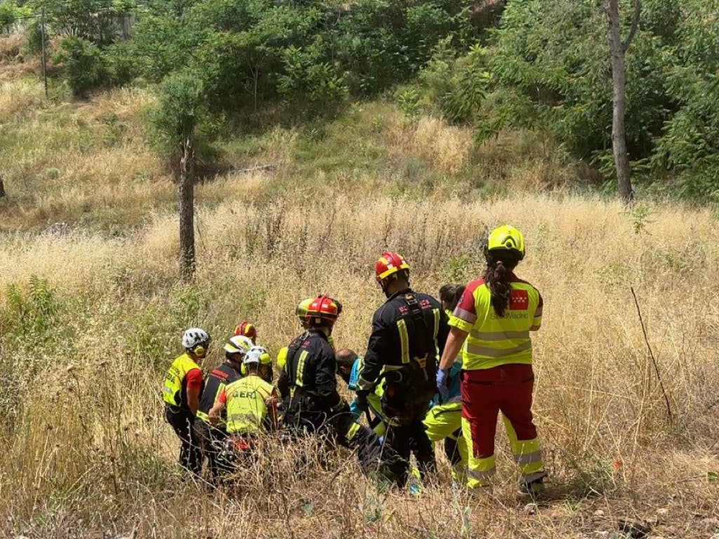 Grave un ciclista tras caer por un terraplén de 20 metros en Valdilecha