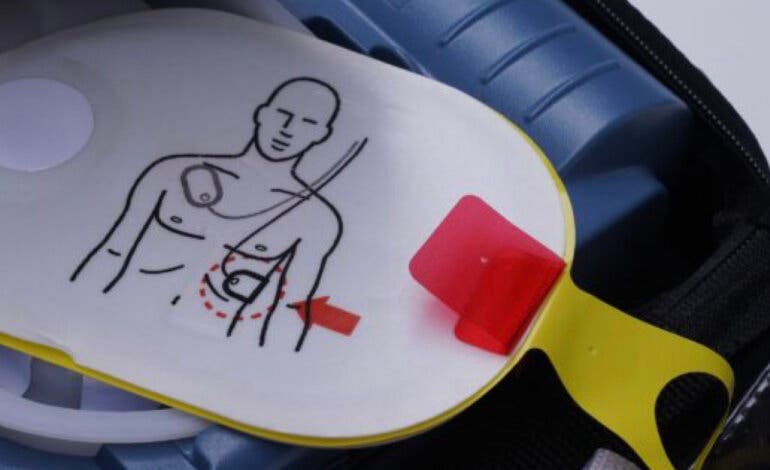 Madrid instalará desfibriladores en todos los autobuses de la EMT