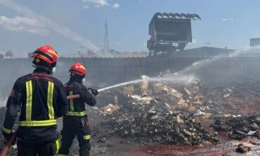Controlado un incendio en una nave de reciclaje de San Fernando de Henares