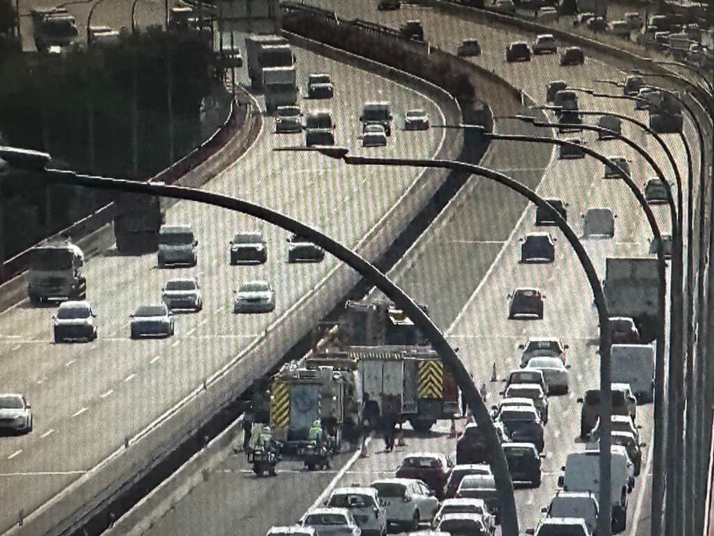 Un herido en un accidente entre dos coches en la M-45, en San Fernando de Henares