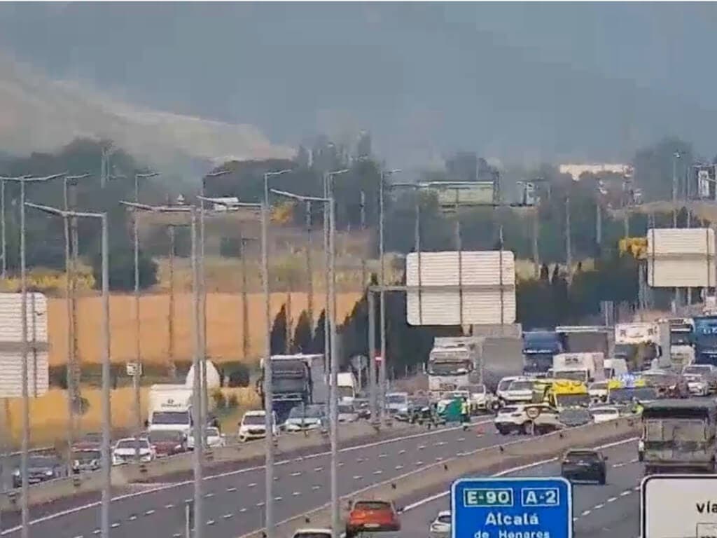 Tres mujeres heridas en un accidente múltiple en la A-2, en Azuqueca de Henares