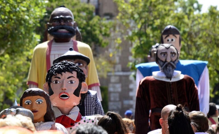 Alcalá de Henares acogerá el sábado un gran encuentro de Gigantes y Cabezudos con desfiles por el centro de la ciudad