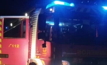 Un incendio en Coslada provoca una intensa humareda en la zona del Humedal