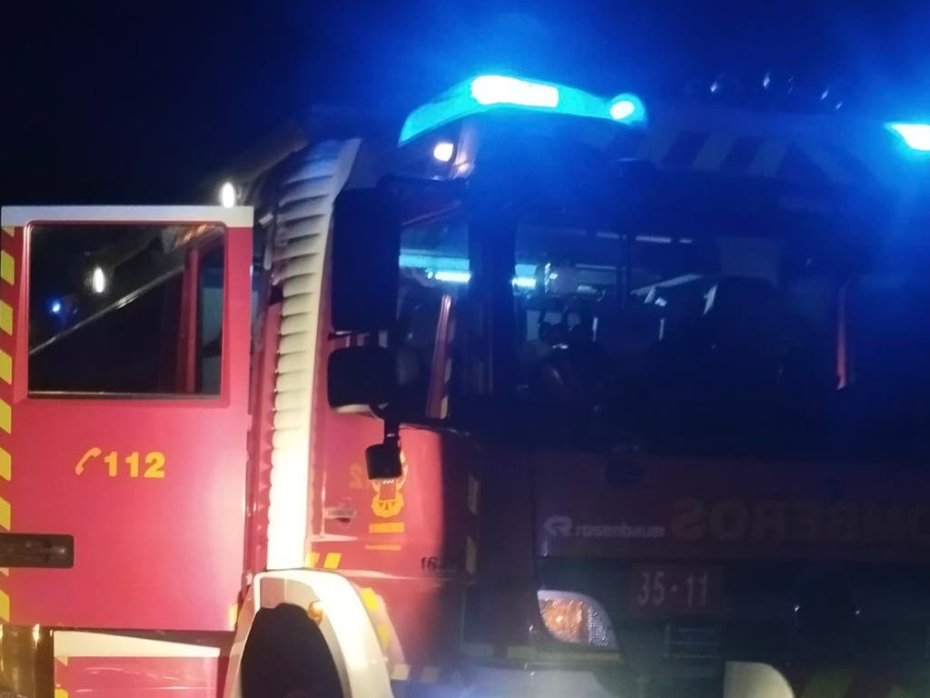 Un incendio en Coslada provoca una intensa humareda en la zona del Humedal