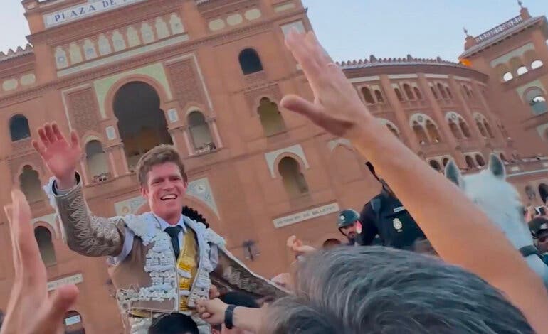 Borja Jiménez llega a Torrejón tras su tercera Puerta Grande en Las Ventas