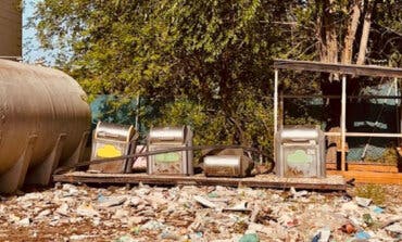 Arganda retira 200 toneladas de chatarra «olvidada» por el PSOE en una parcela municipal