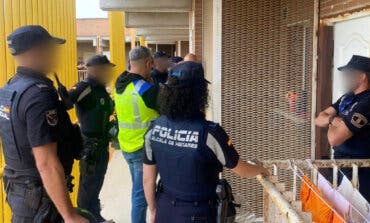 Desalojan una vivienda okupada en Alcalá de Henares con varios menores sin acudir al colegio
