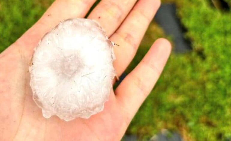 Una fuerte granizada sorprende a Madrid: «¿Granizo o bolas de golf?»