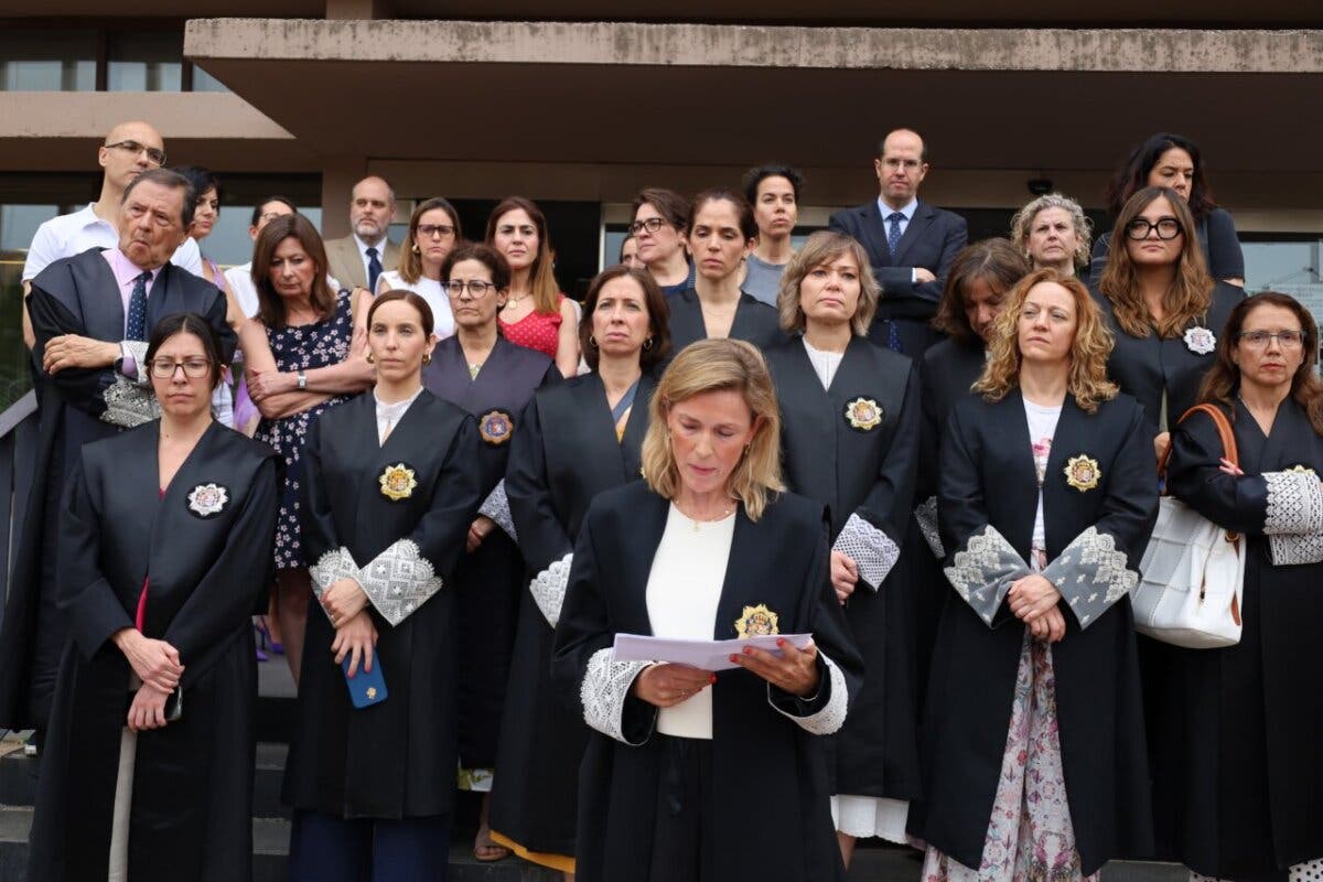Jueces y fiscales protestan en Alcalá de Henares contra la reforma judicial del Gobierno