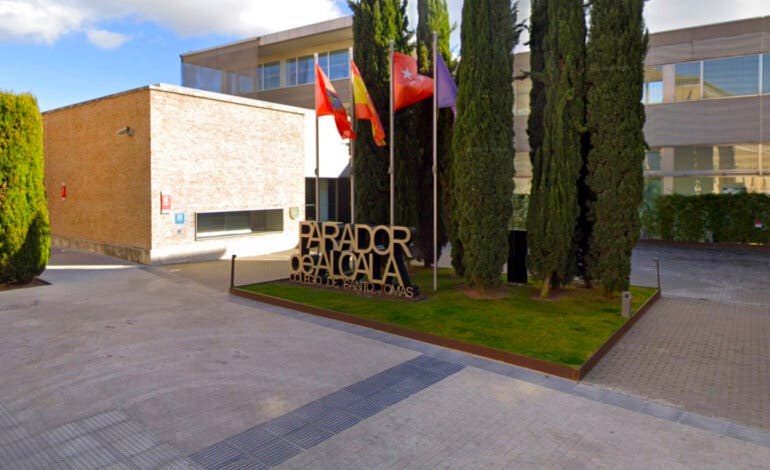 Camareras de pisos y limpiadoras del Parador de Alcalá de Henares se movilizan contra Limpiezas Alarcón: «La situación es insostenible»
