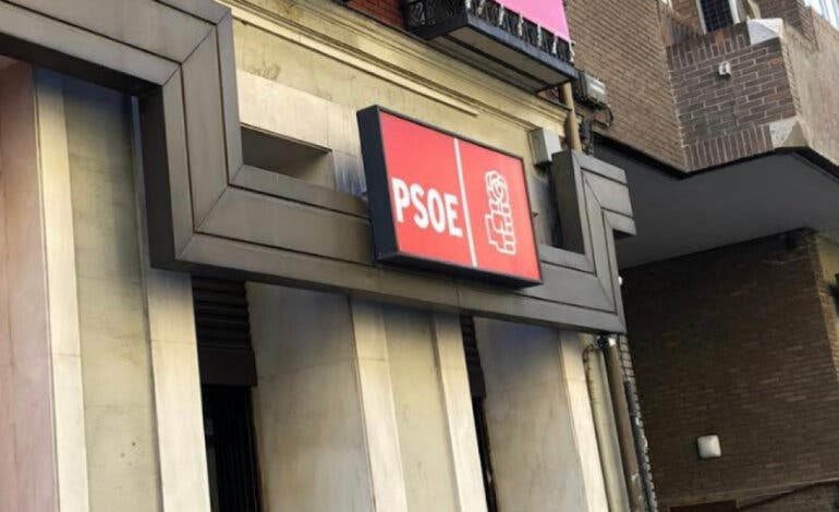 La Guardia Civil entra en la sede del PSOE, ADIF y el Ministerio de Transportes