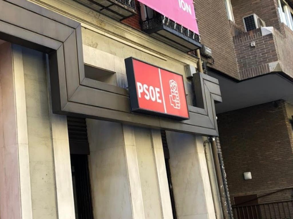 La Guardia Civil entra en la sede del PSOE, ADIF y el Ministerio de Transportes