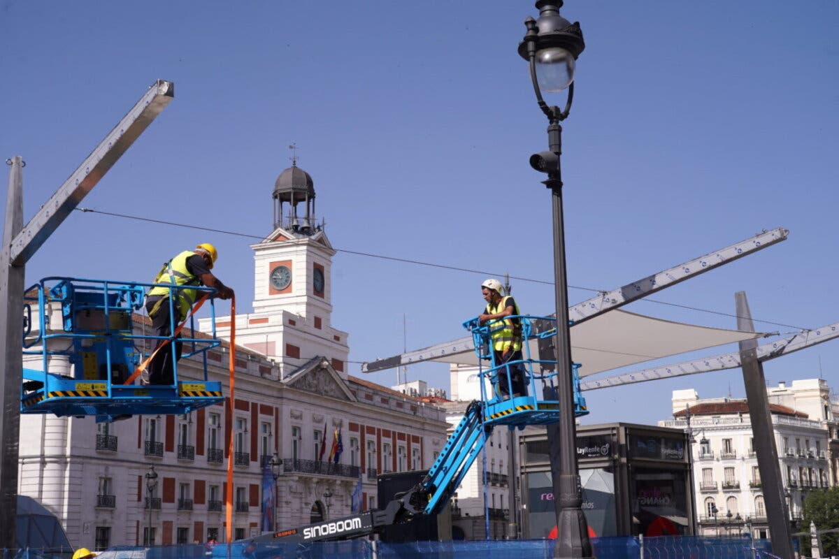 La Puerta del Sol tendrá sombra por primera vez en 163 años: los nuevos toldos estarán listos la próxima semana
