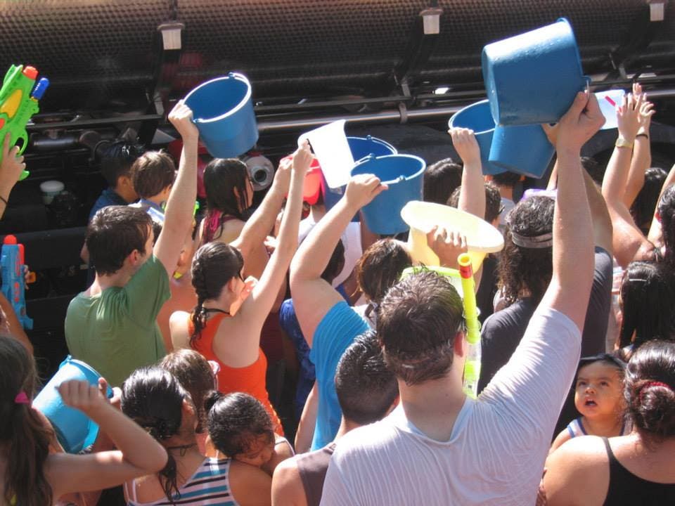 Llega la Batalla Naval de las Fiestas de Puente de Vallecas y los conciertos gratuitos de Chambao y Nena Daconte