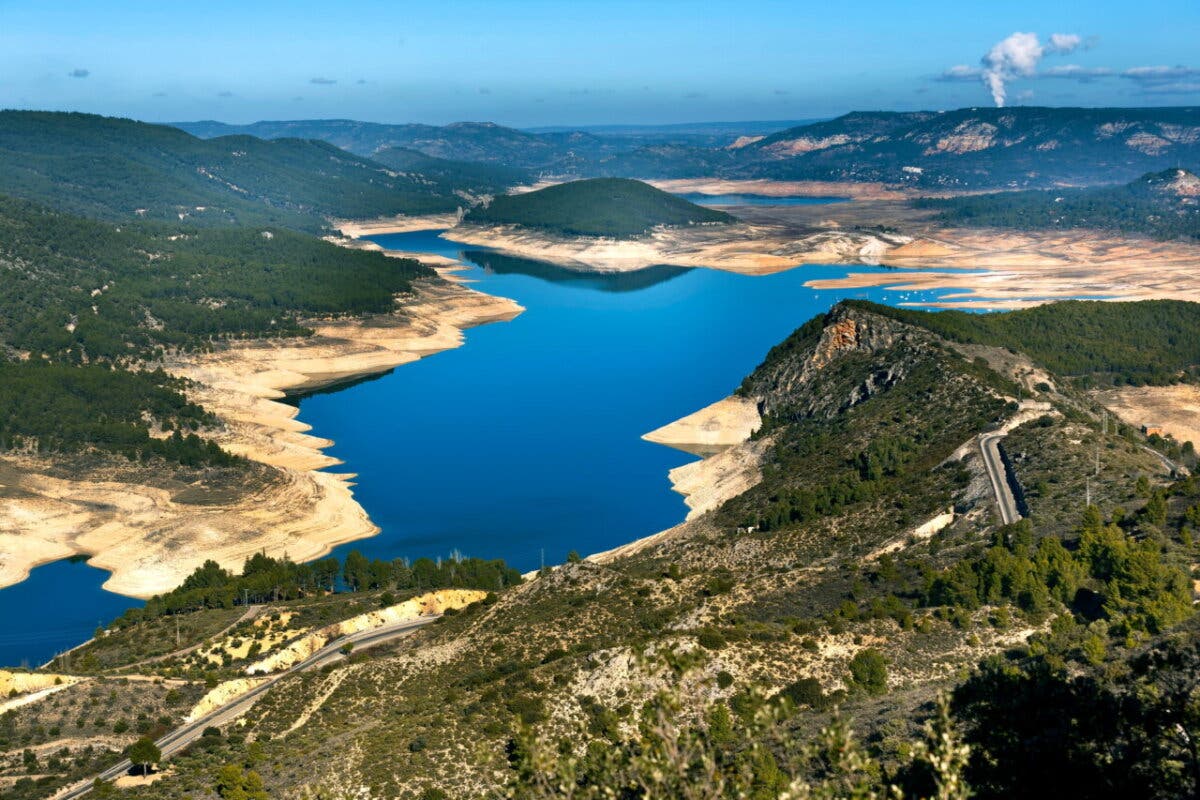 Muere un hombre de 50 años mientras se bañaba en el embalse de Entrepeñas