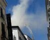 Un incendio en el centro de Madrid provoca gran cantidad de humo y deja dos personas atendidas