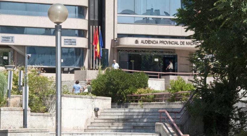 Juzgan a una mujer por asesinar a un hombre en Torrejón y prenderle fuego