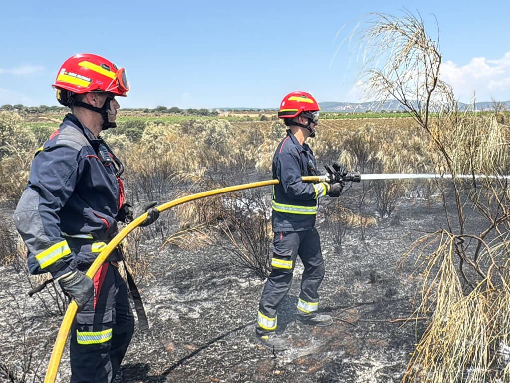 Investigan si un petardo provocó el incendio de Villa del Prado