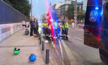 Atropella a un hombre en Madrid, lo deja grave y huye dejando la moto tirada