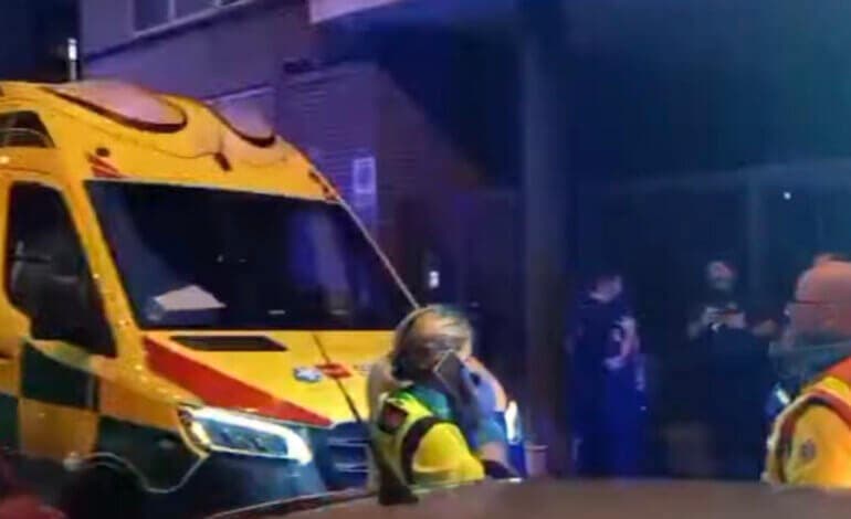 Muy grave un hombre al caer desde cuatro metros a un patio interior en Madrid