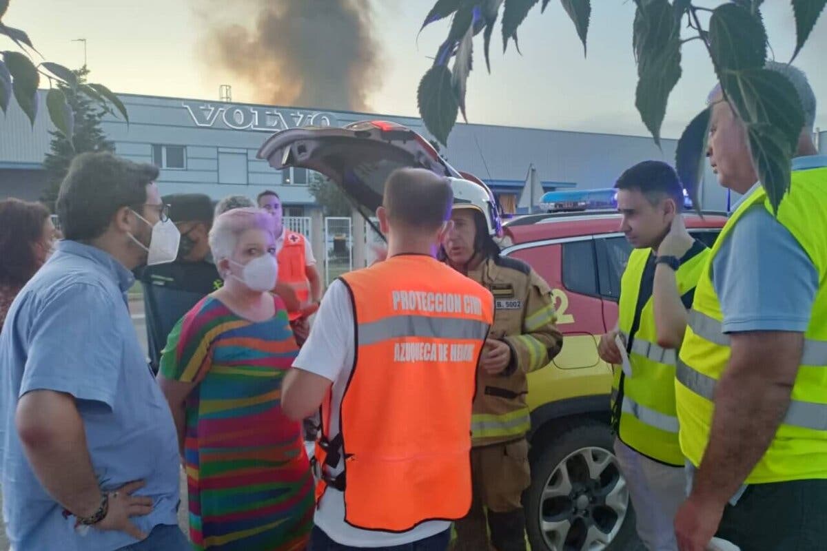 Desactivada la alerta por humo tóxico en Alcalá y Meco tras el incendio en Azuqueca