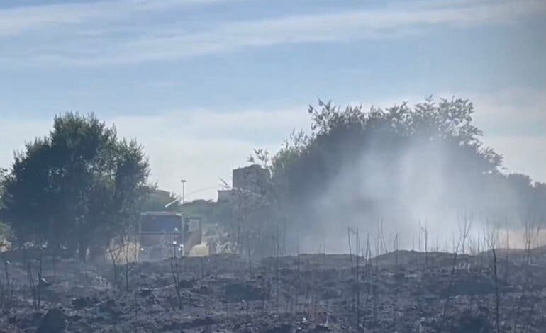 Seis heridos por un incendio de pastos en Carabanchel con gran cantidad de humo