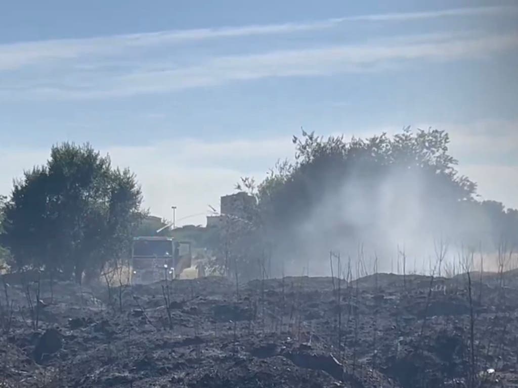 Seis heridos por un incendio de pastos en Carabanchel con gran cantidad de humo