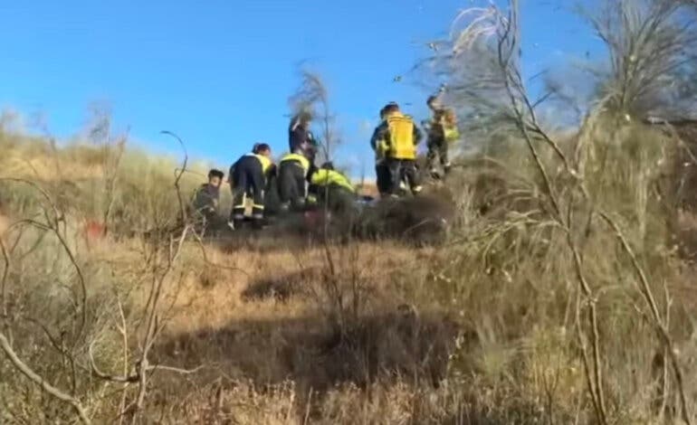 Herido un ciclista en Rivas tras sufrir una caída en una zona de difícil acceso cerca de la M-203