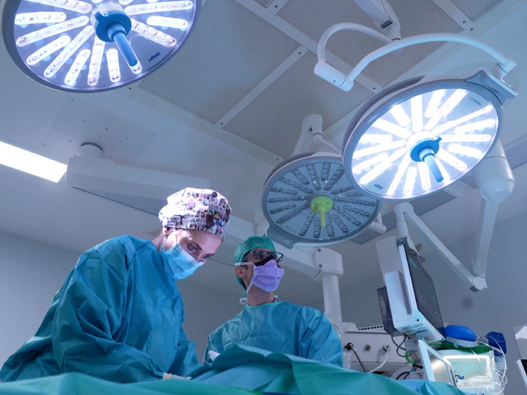 La Comunidad de Madrid invertirá 47 millones en cirugía robótica para sus hospitales públicos