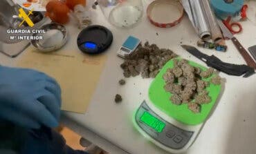 Dos mujeres detenidas en Chinchón por vender droga a domicilio en patinete